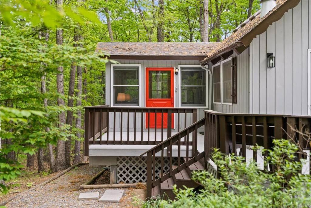 The Gingerbread House: 4 Bedroom Chalet, W/ Sunroom/Deck, Sleeps 12, Modern Amenities McGaheysville Extérieur photo