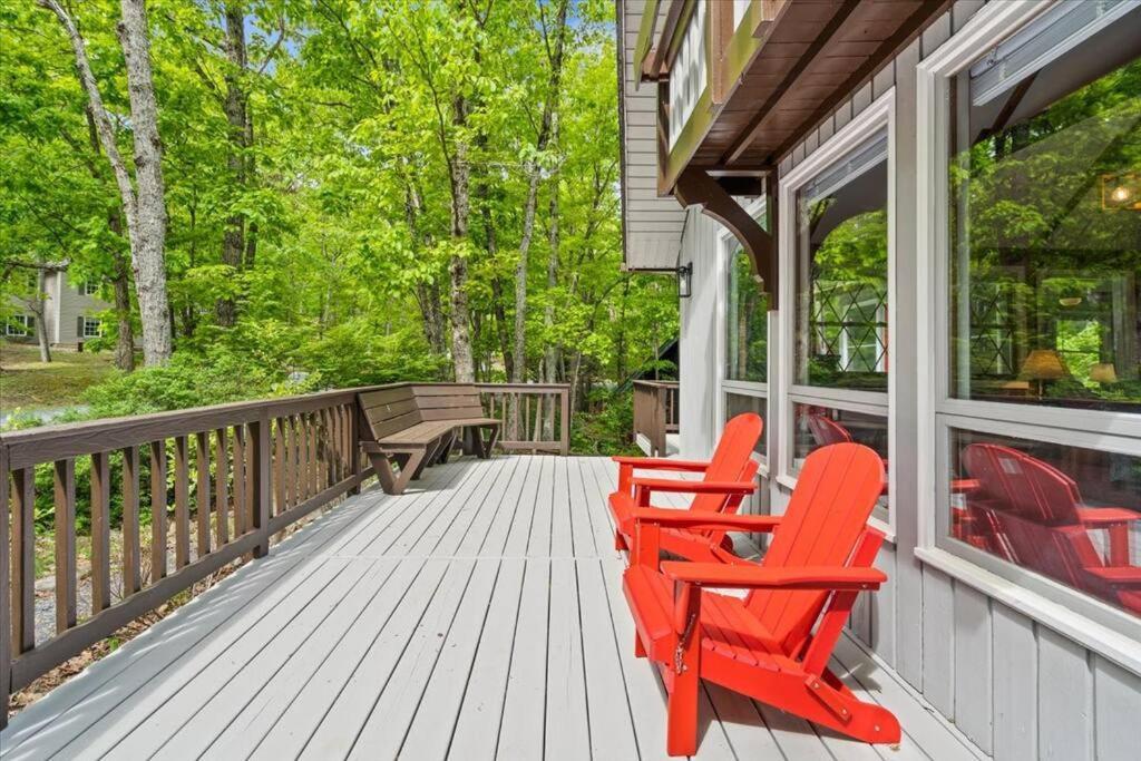 The Gingerbread House: 4 Bedroom Chalet, W/ Sunroom/Deck, Sleeps 12, Modern Amenities McGaheysville Extérieur photo