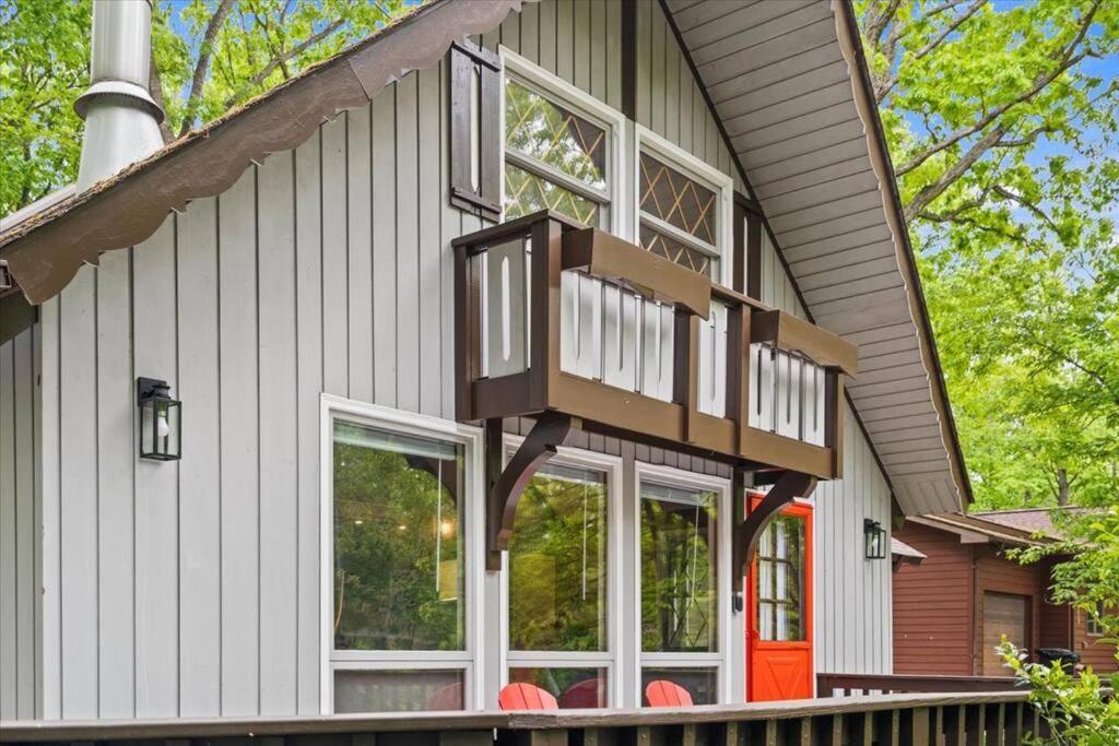 The Gingerbread House: 4 Bedroom Chalet, W/ Sunroom/Deck, Sleeps 12, Modern Amenities McGaheysville Extérieur photo