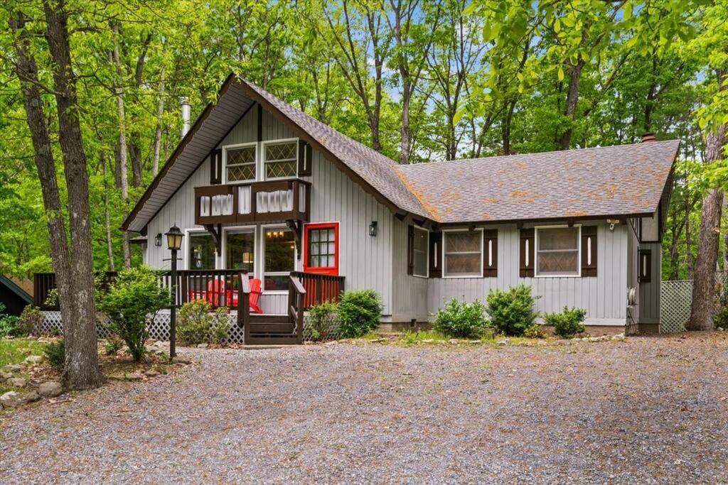 The Gingerbread House: 4 Bedroom Chalet, W/ Sunroom/Deck, Sleeps 12, Modern Amenities McGaheysville Extérieur photo