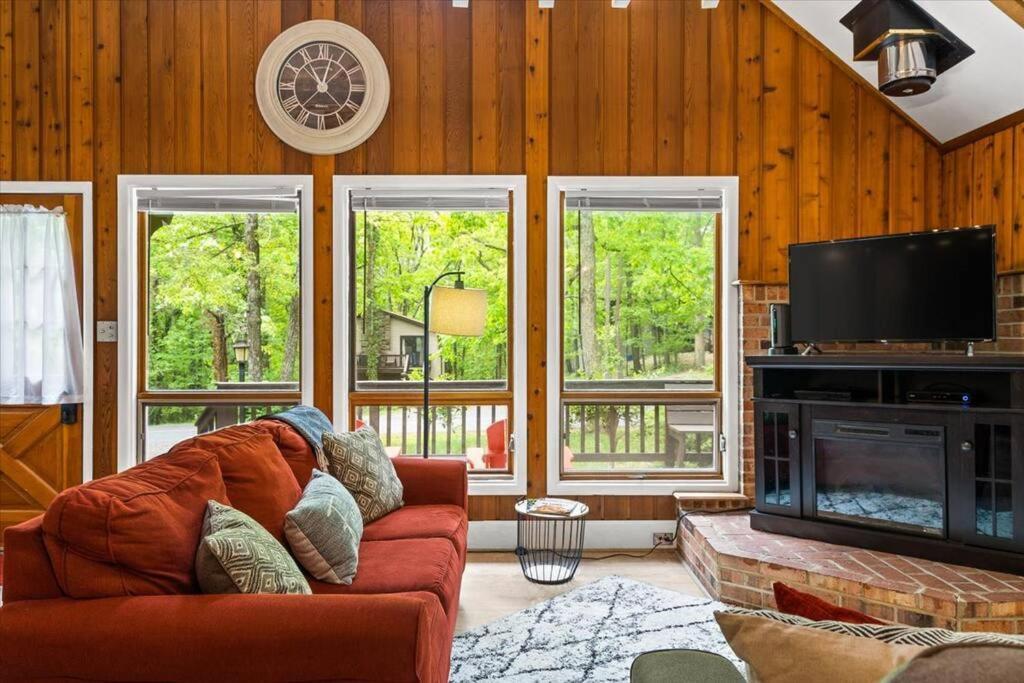The Gingerbread House: 4 Bedroom Chalet, W/ Sunroom/Deck, Sleeps 12, Modern Amenities McGaheysville Extérieur photo
