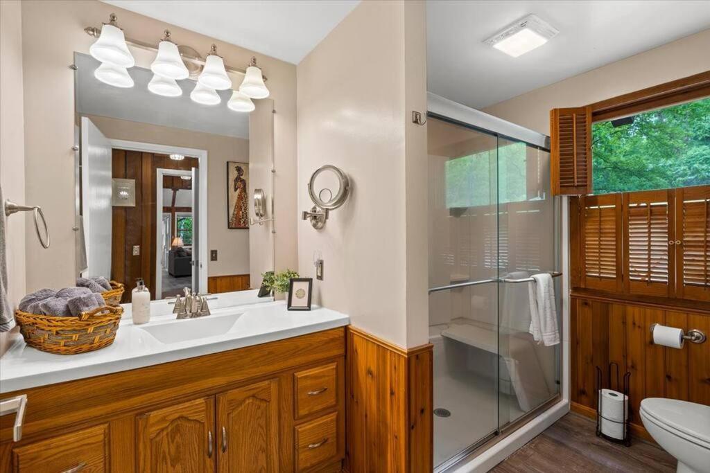 The Gingerbread House: 4 Bedroom Chalet, W/ Sunroom/Deck, Sleeps 12, Modern Amenities McGaheysville Extérieur photo